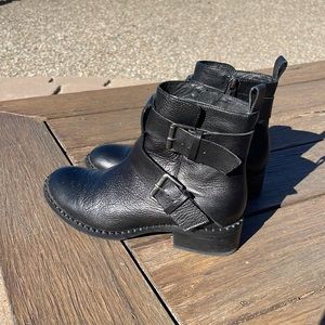 Black leather boots Gentle Souls by Kenneth Cole